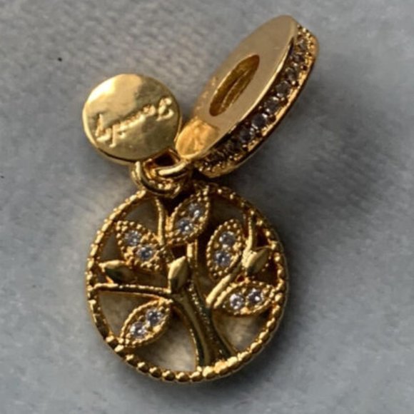 Jewelry - Genuine S925 gold family tree heritage charm genuine bargain great on a bracelet